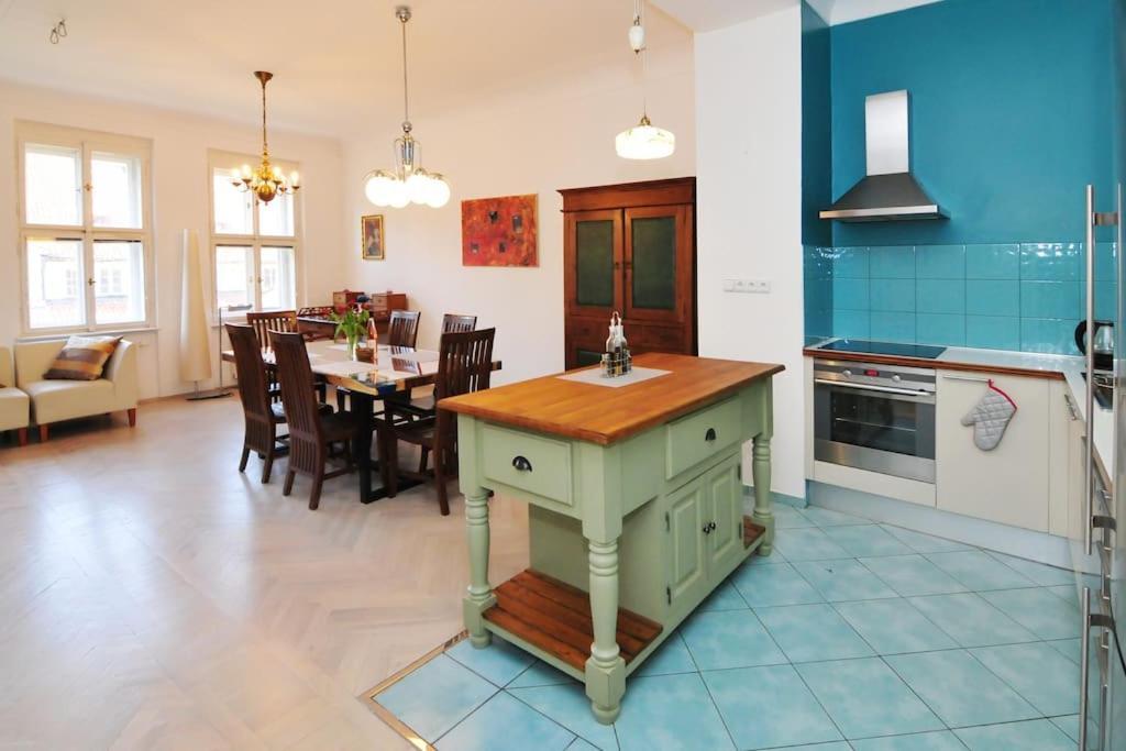 Old Town Cozy Luxury In Heart Of Apartmán